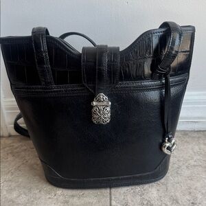 Rare Brighton bag w/ silver clasp, heart charm and key ring. excellent condition